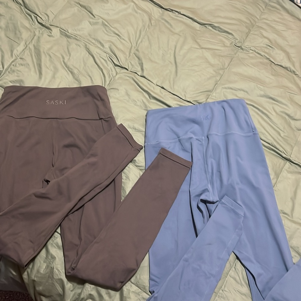 2 pairs of Saski Collection Size Small Leggings! One Grey 🩶 One Blue 🩵